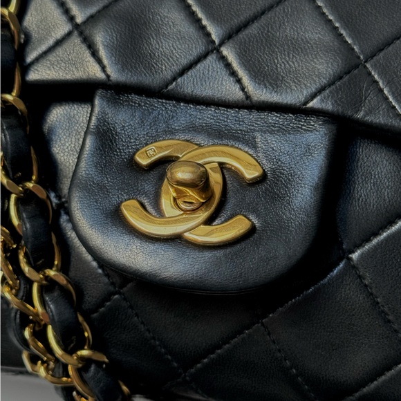 CHANEL CLASSIC DOUBLE FLAP BAG VINTAGE 1988 SMALL Black 24K Gold - Picture 15 of 16